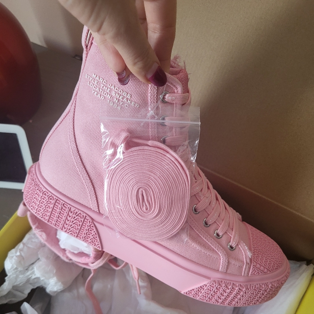 Brand New Marc Jacobs Stylish Pink High-Top Sneakers Size 40